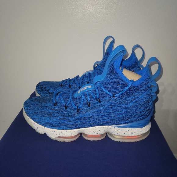LeBron 15 Hardwood Classics - Picture 3 of 8